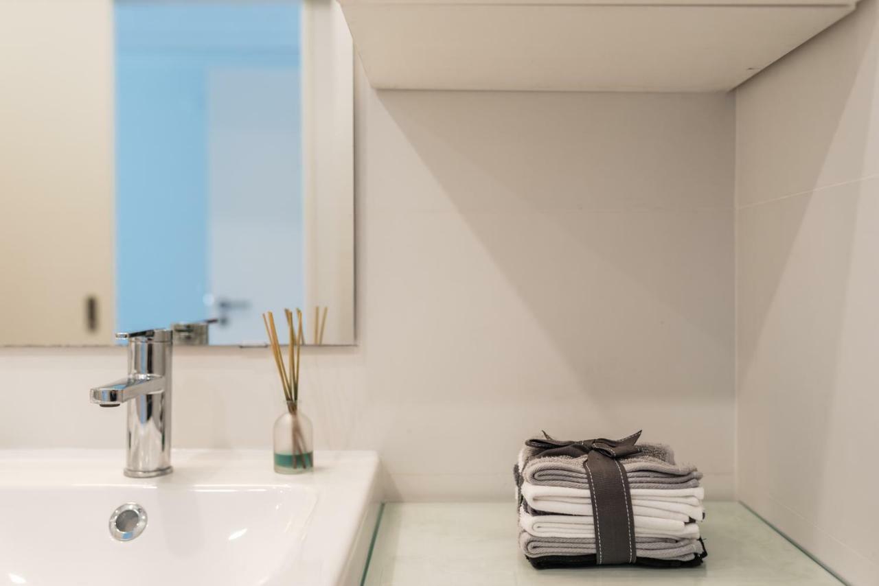 Light-Filled, Fully Renovated Apt Near Belem, By Timecooler Lisboa Exterior foto